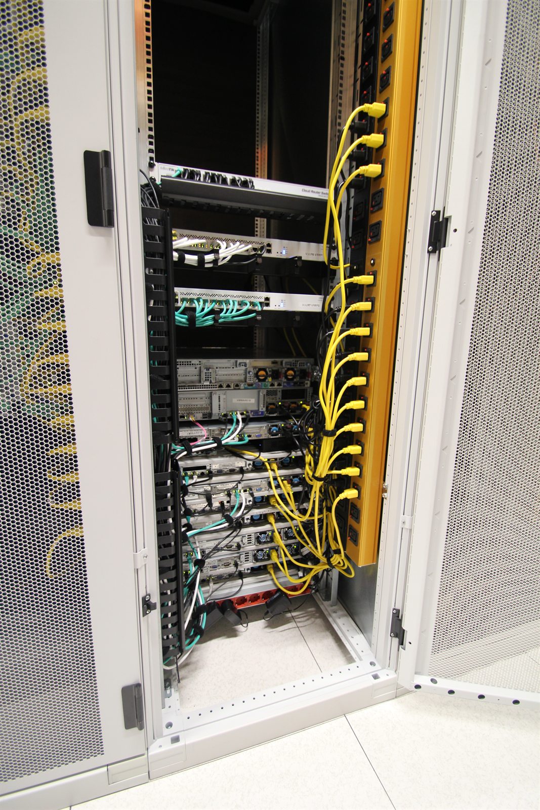 Van FM-radio naar internet streaming — iNetActief begon in 1997 met de eerste online uitzendingen